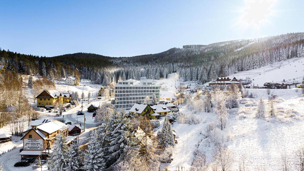 Aparthotel Biała Perła - Czarna Góra Resort, Sun & Snow in Sienna, Sudety (Polska)