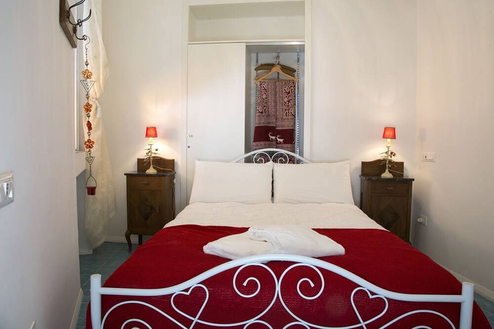 Ganze Wohnung, Stunning 5-guests apartment 2 km from Amalfi in Castiglione, Sorrento Coast
