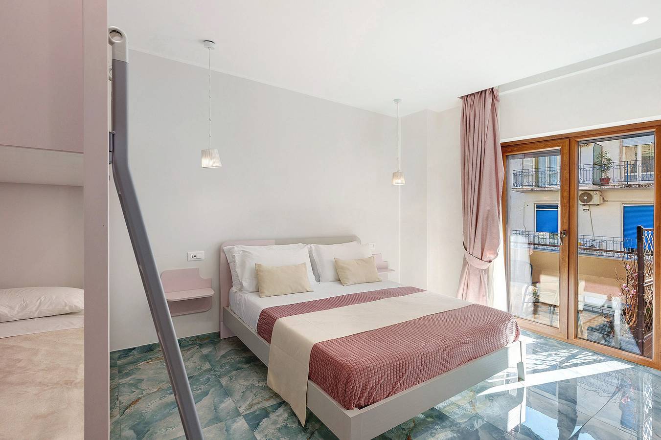 Habitación 'Camera Superior Con Balcone' con vistas a la montaña, Wi-Fi y aire acondicionado. in Ercolano, Parque nacional del Vesubio