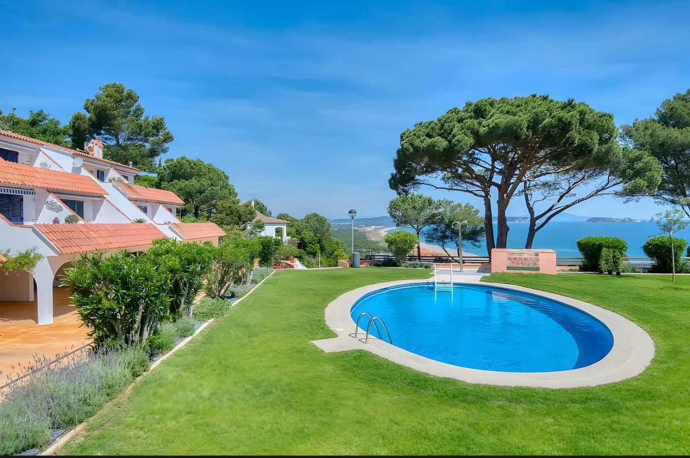 Ganze Wohnung, Apartment 'Ava Senia 3A' mit Meerblick, Gemeinschaftspool und Wlan in Begur, Costa Brava