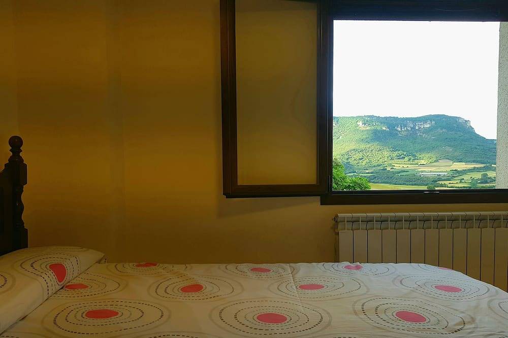 Entire apartment, Rural lodging in Navarre, near the Urederra, Urbasa and Estella-Lizarra rivers in Allín, Cordillera Cantábrica