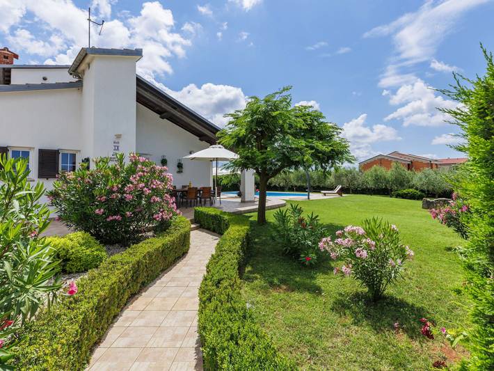 Ferienhaus für 8 Personen, mit Pool und Garten sowie Terrasse in Nova Vas - 2