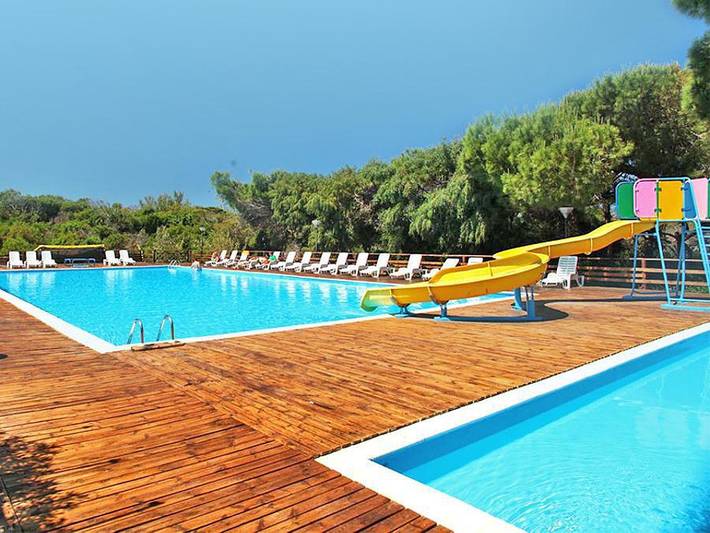 Camping voor 6 personen, met kinderzwembad op Sardinië