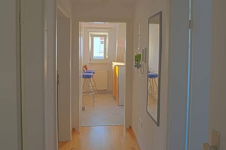 Ganze Wohnung, 2 - Zimmer Fewo Reutlingen Heinestr dg in Reutlingen, Neckar-Alb