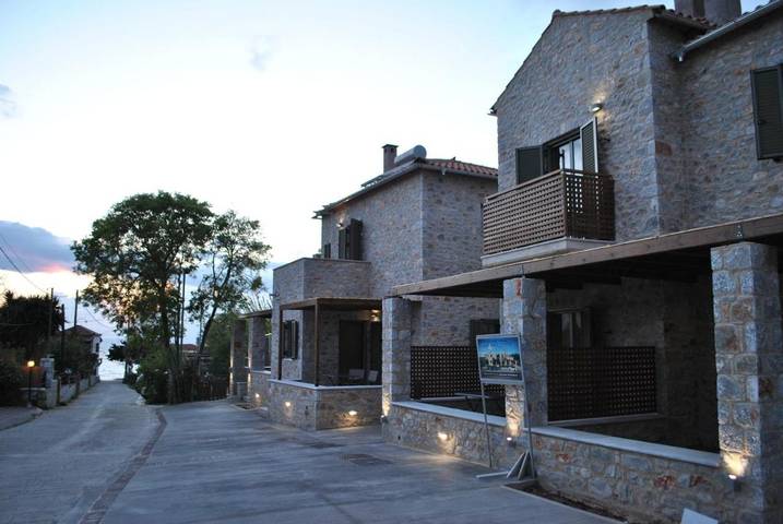 Location de vacances pour 6 personnes, avec vue et balcon dans Stoupa - 2