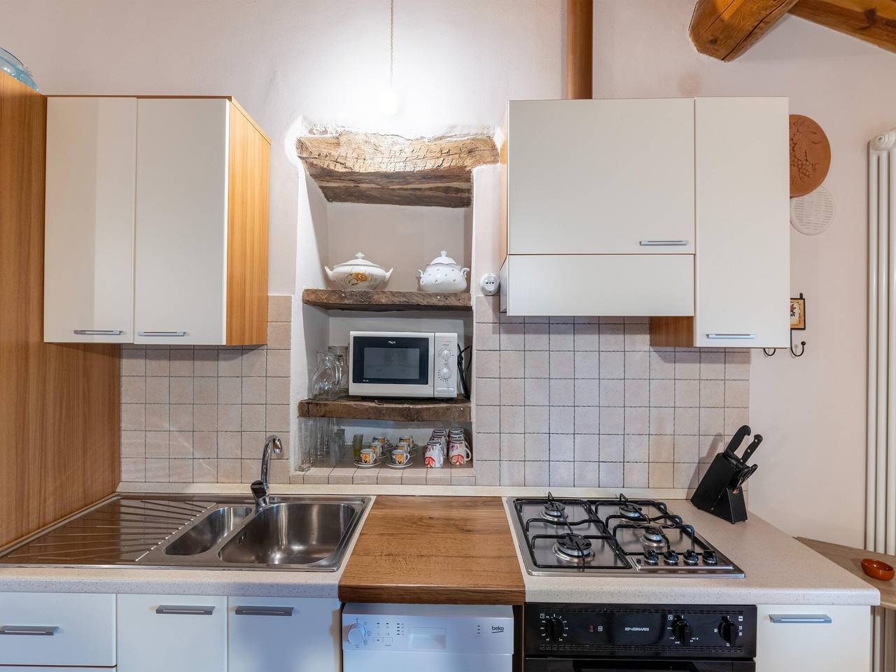Lovely Garden House by the Sea in Acqualagna, Valle del Metauro