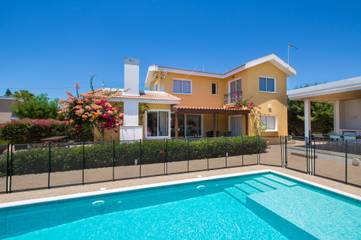 Villa for 10 People in Ayia Napa, South Cyprus, Photo 1