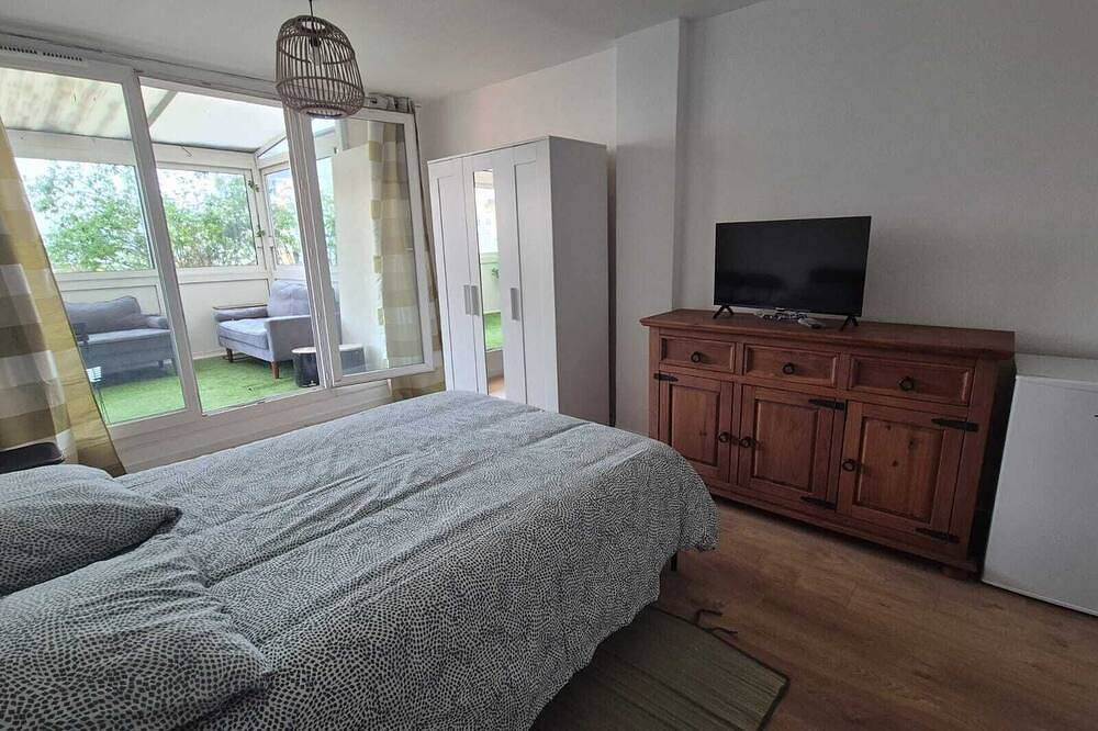 Entire apartment, 3 Bedroom Apartment with Balcony, Parking and Wi-Fi - Courcouronnes in Évry-Courcouronnes, Essonne