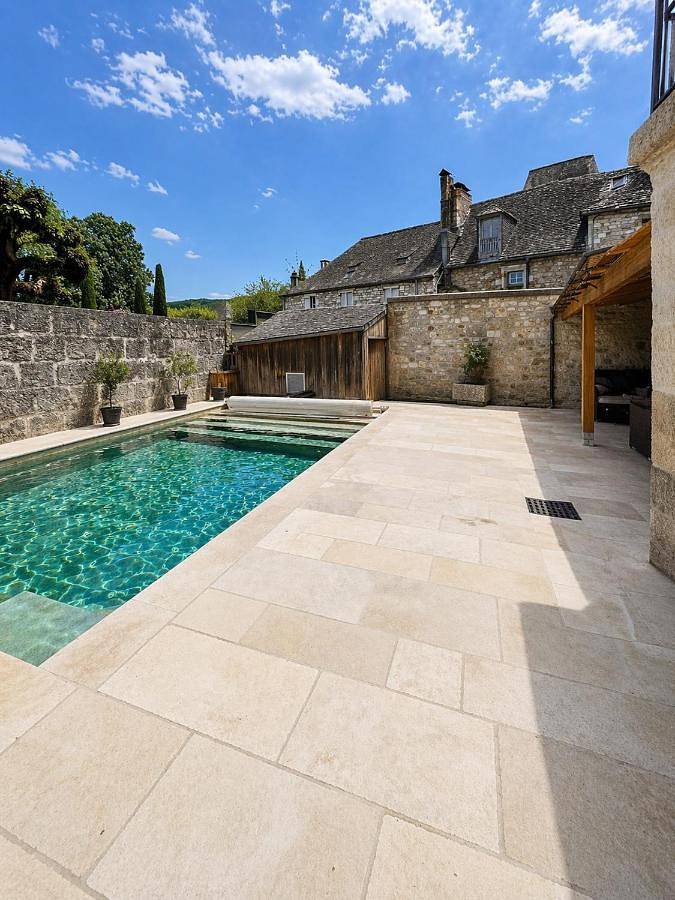 Villa pour 14 personnes, avec Jacuzzi et Terrasse ainsi que Piscine et Vue