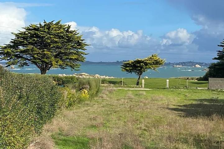 Location de vacances pour 6 personnes, avec jardin et vue dans Plage Du Billou Santec