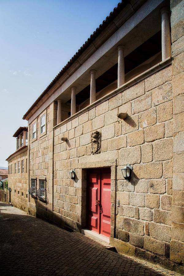 Gîte pour 16 personnes, avec jardin ainsi que vue et piscine dans Tarouca