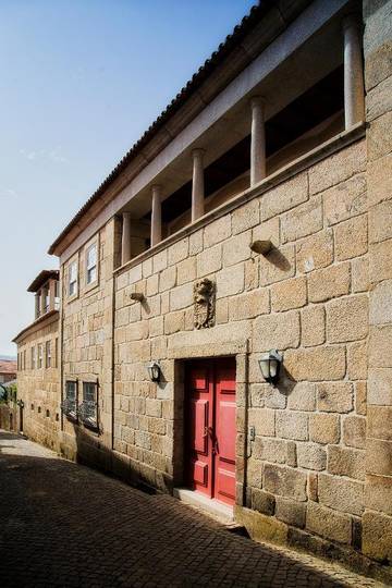 Gîte pour 2 personnes, avec piscine et jardin dans Tarouca