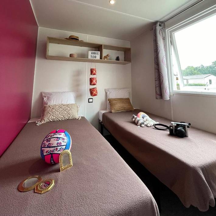 Location de vacances pour 4 personnes, avec terrasse ainsi que bassin pour enfant et piscine dans Bélus - 4