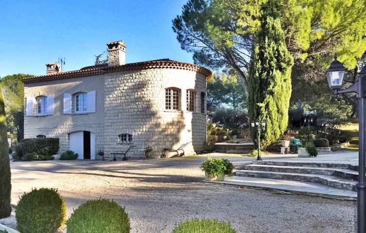 Location de vacances pour 7 personnes, avec terrasse, adapté aux familles à Plan-d'Orgon - 2