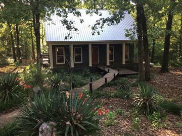 Log Cabin for 8 Guests in Mississippi, USA, Picture 2