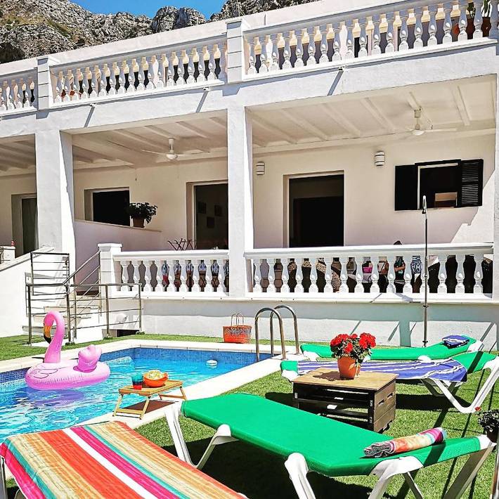 Maison de vacances pour 7 personnes, avec Jacuzzi et Terrasse ainsi que Jardin et Piscine à Betlem