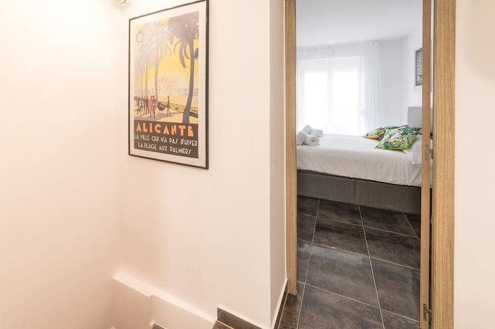 4-storey semi-detached house in the centre of alicante in El Barrio, Alicante