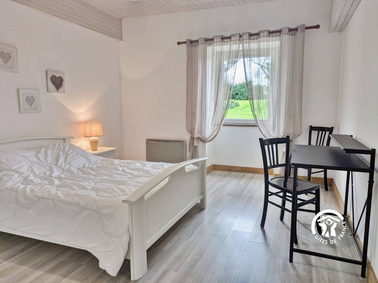 Gîte avec grand jardin, salle de jeux, et activités nautiques, entre Rennes et Angers in Congrier, Mayenne