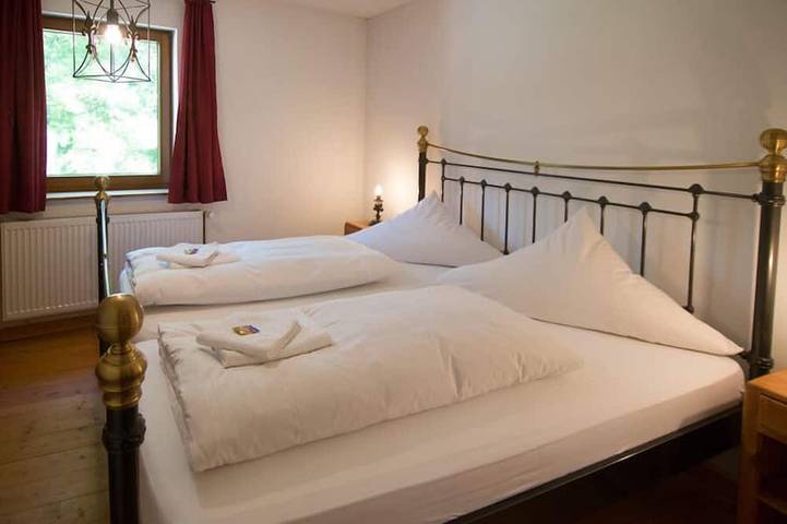 Ganze Wohnung, Ferienwohnung (55 m2) im 1. Stock des Turmes in einem Schloss in Markt Nordheim, Steigerwald