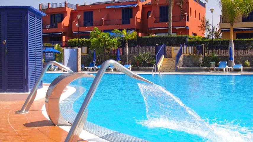 Holiday home for 6 people, with terrace and garden as well as pool, with pets - 1