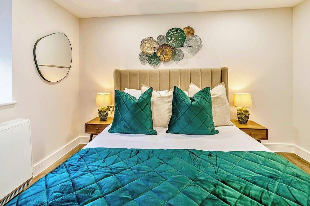 Geheel appartement, Town Center| Contractors/Families | Wifi | Balcony in Rushmoor, Hampshire