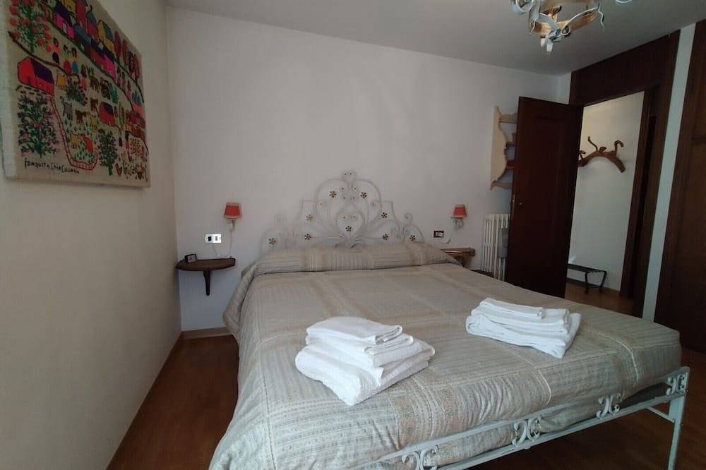 Apartamento entero, Meadows Apartment-Apartamento en un gran parque in Ponte di Legno (Town), Ponte di Legno