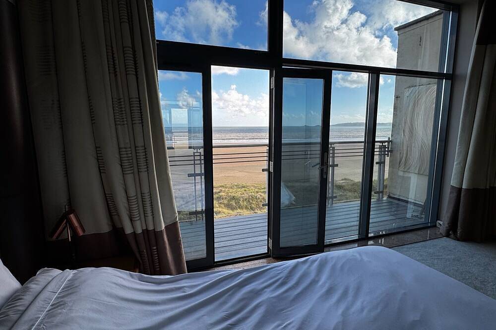 Exceptional luxury 5-Bed, 3-bathroom  Beachfront Townhouse - Swansea Marina in Swansea, Région de Swansea