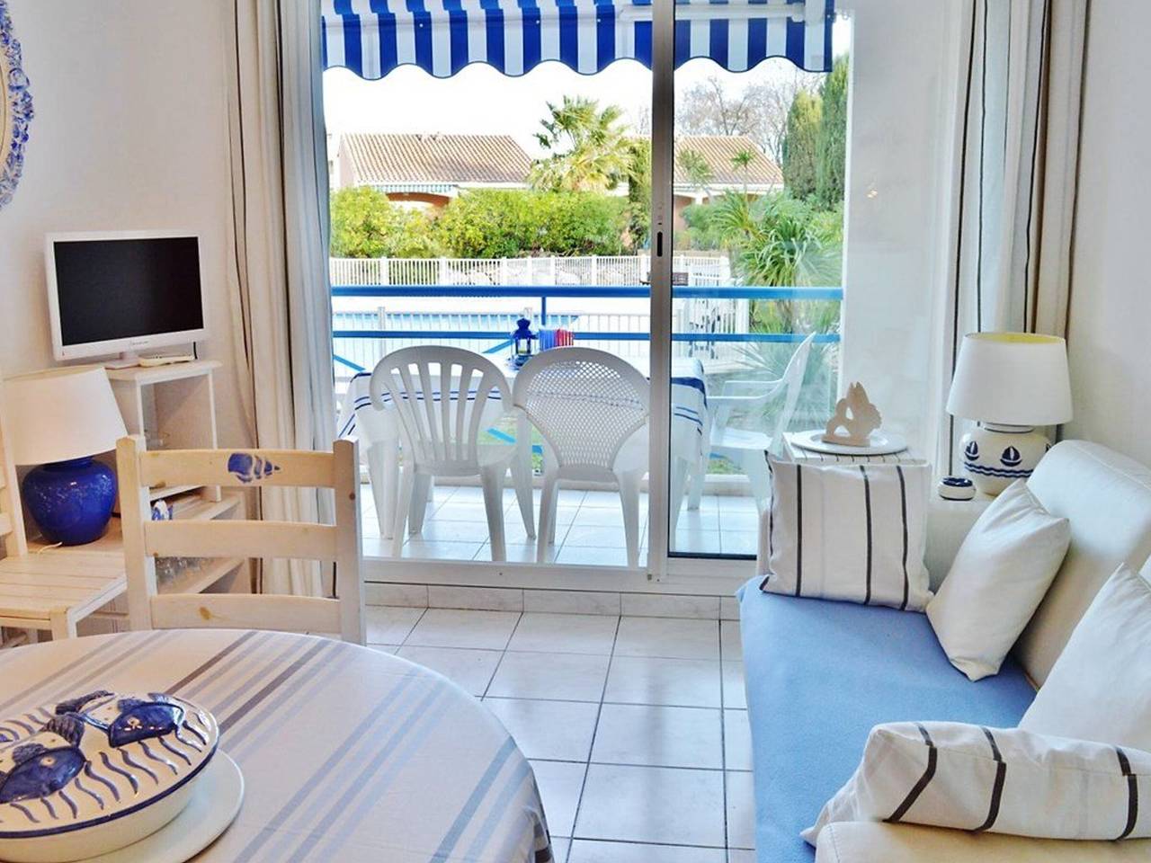 Entire apartment, 2-room apartment with terrace, sleeps 5, Le Lavandou in Le Lavandou, Parc national Port-Cros