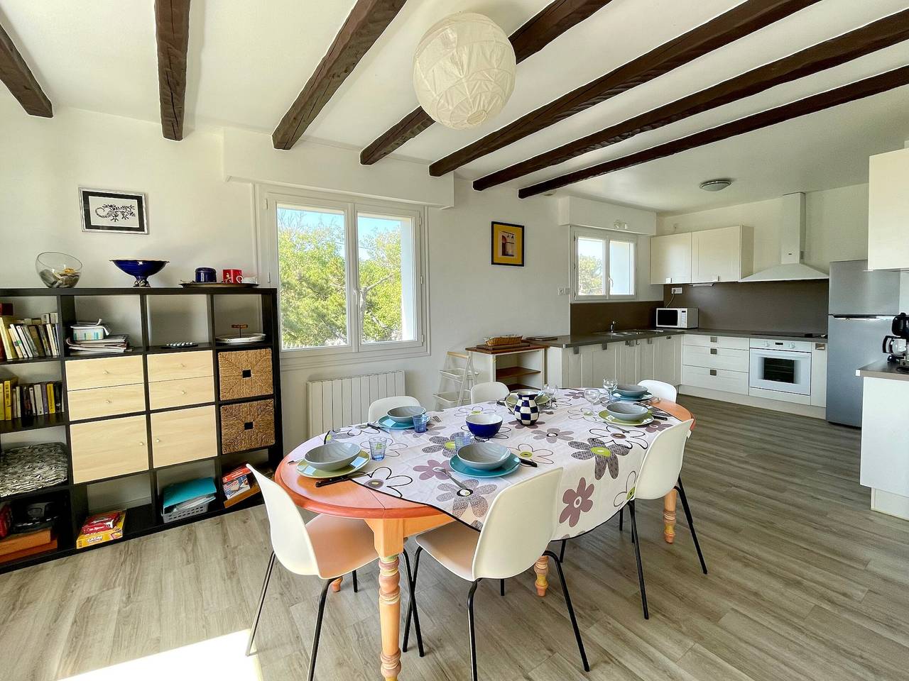 Family Home Near Marais Girard Beach, Quiet Cul-de-Sac, 9 Sleeps, 2 Terraces, Wifi in Bretignolles-sur-Mer, Loire Valley