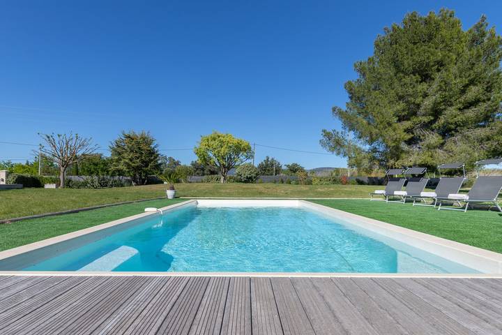 Ferienhaus für 8 Personen, mit Pool und Garten, kinderfreundlich