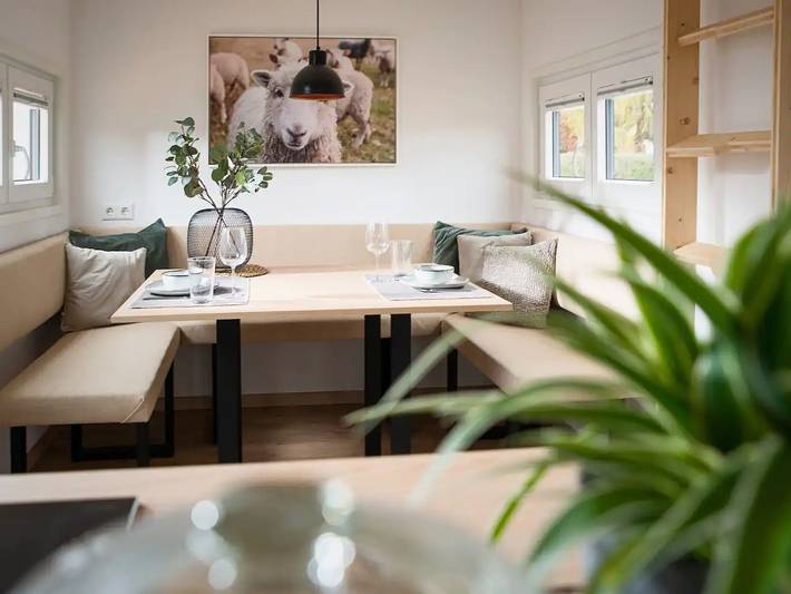 Ferienhaus 'Tiny House Raum Käpsele' mit privater Terrasse, Wlan und Klimaanlage in Laichingen, Alb-Donau-Kreis
