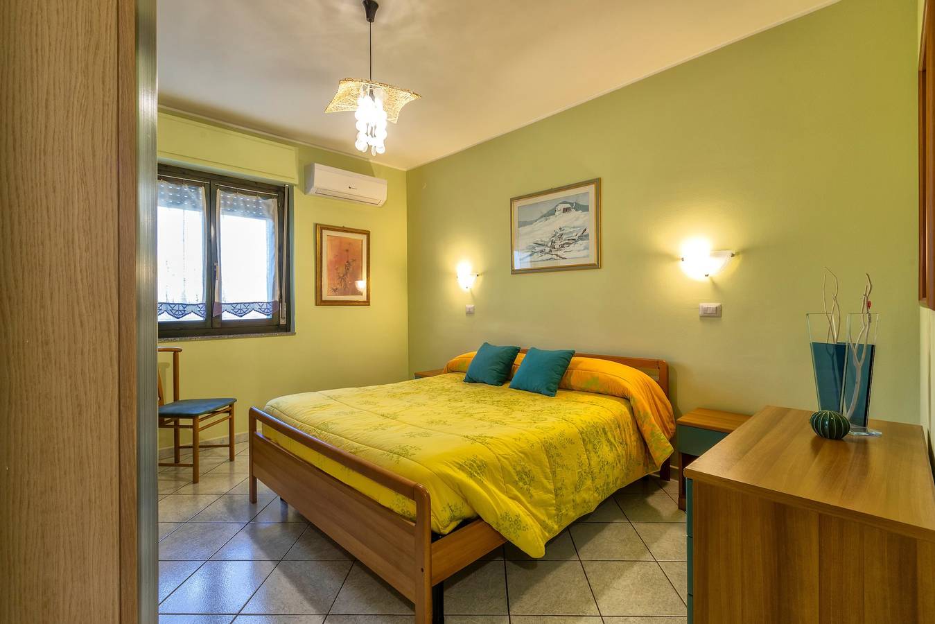 Entire apartment, Apartment 'Baly' with Balcony, Wi-Fi and Air Conditioning in Lido San Giovanni, Alghero