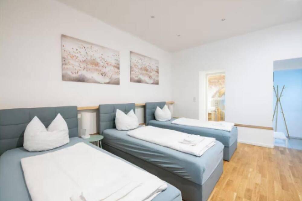Entire apartment, Stylish Two-Storey Apartment with Terrace in the Heart of Berlin-Mitte in Mitte Berlin, Berlin