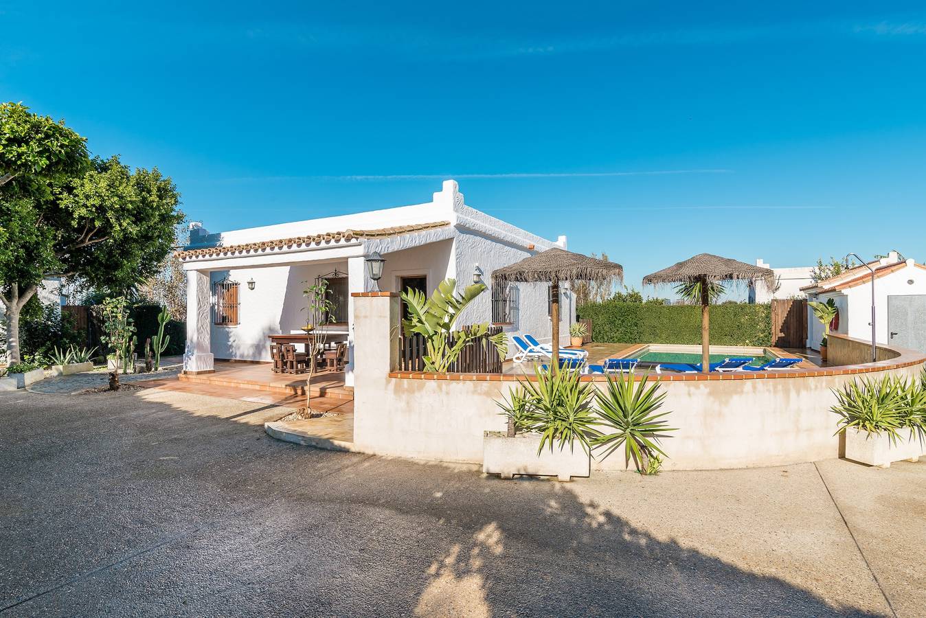 Cosy Holiday Home with Pool - Casa del Estanque in Conil de la Frontera, Costa de la Luz