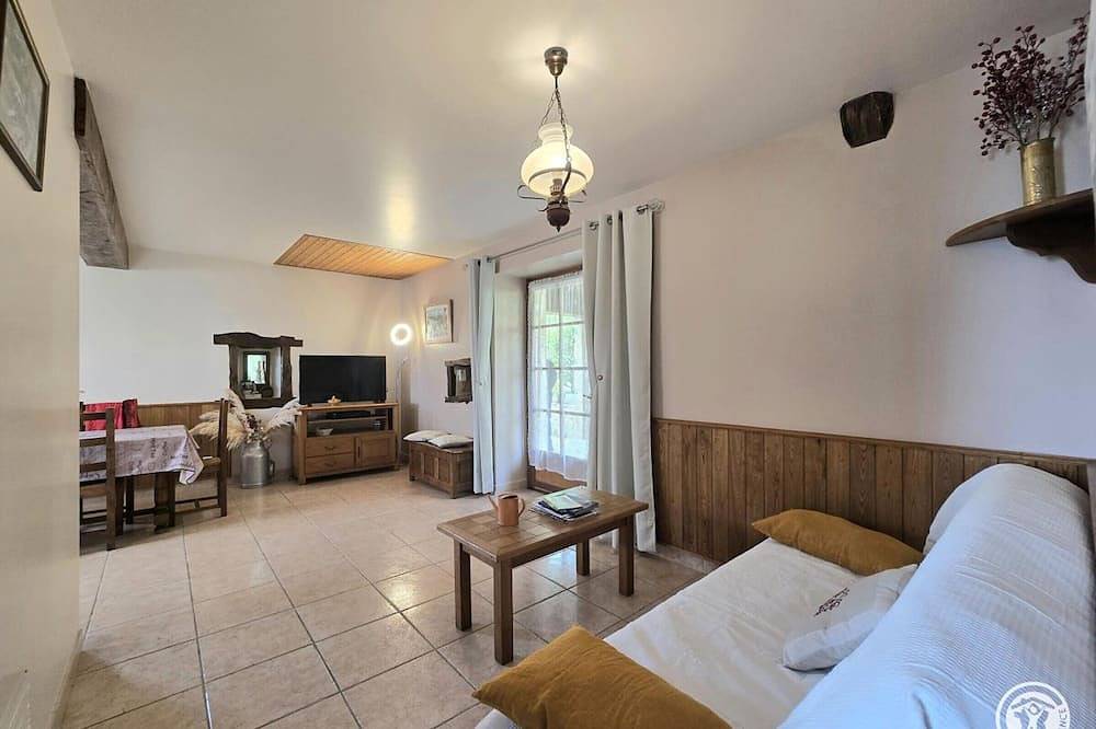 Périgord house with pool and wifi, pets allowed, near Domme in Daglan, Périgord Noir
