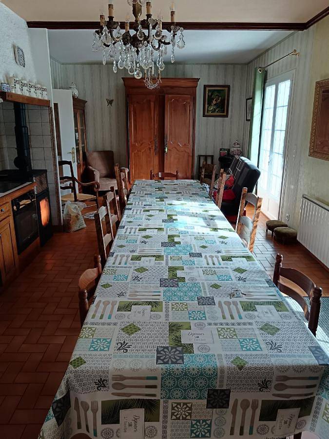 Location de vacances pour 12 personnes, avec Terrasse et Jardin ainsi que Piscine et Vue à Le Blanc - 4