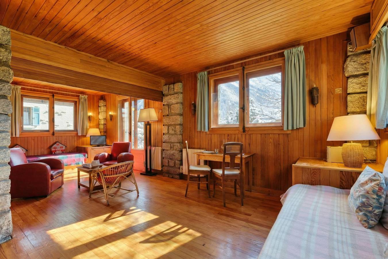 Petit Chalet Des Moussoux in Chamonix | Mont Blanc View & Garden in Chamonix-Mont-Blanc, Region Bonneville