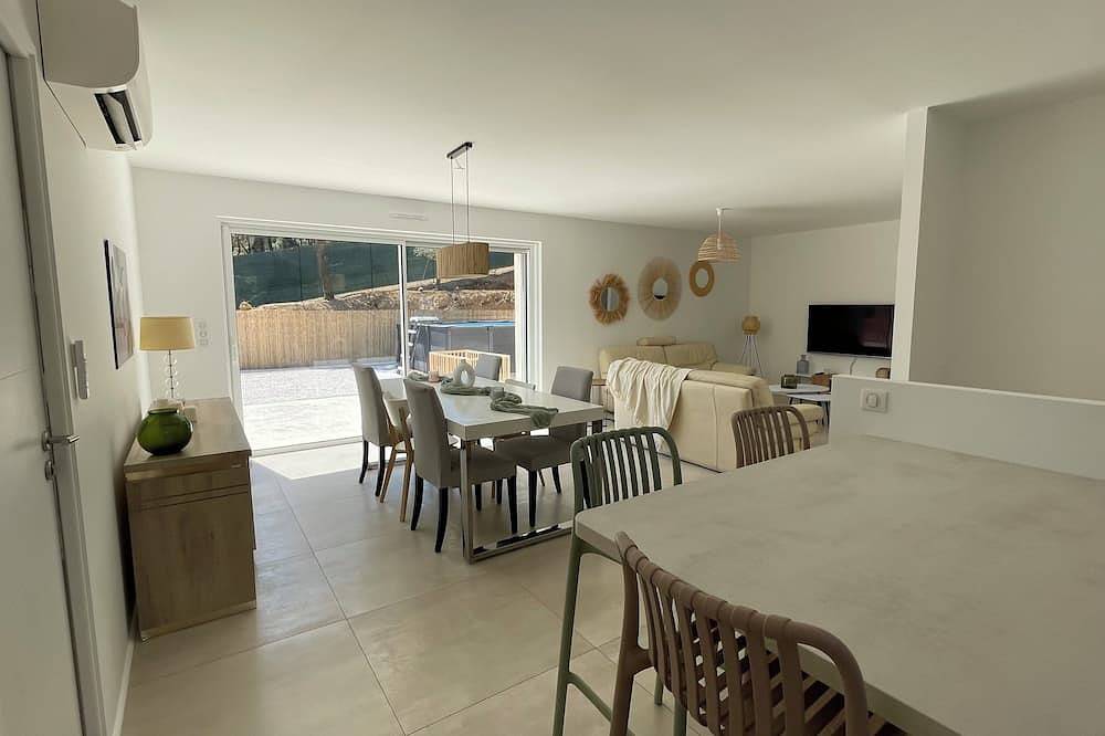 Comfortable new house in Le Cannet-des-Maures, Draguignan Region