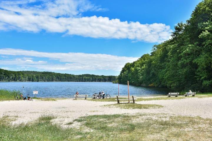 Appartement entier, Villa Kaja Wohnung Ostseestrand - Blick auf den Wolgastsee in Korswandt, Usedom