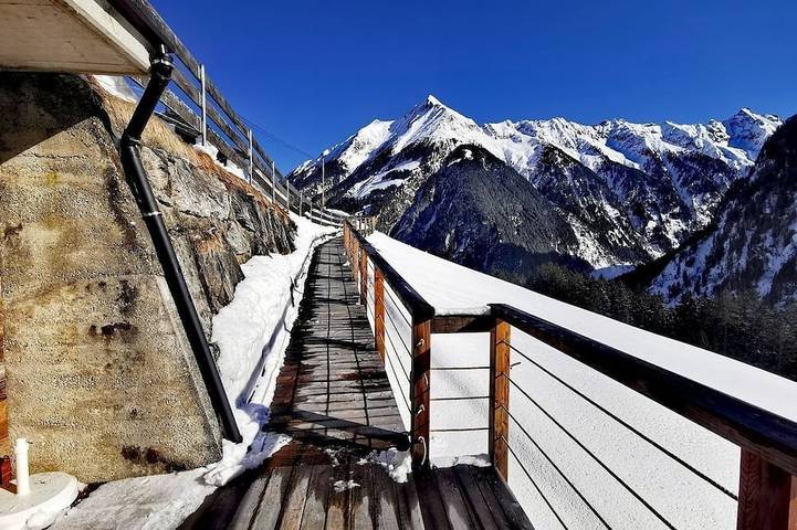 Chalet für 2 Personen, mit Terrasse in Finkenberg