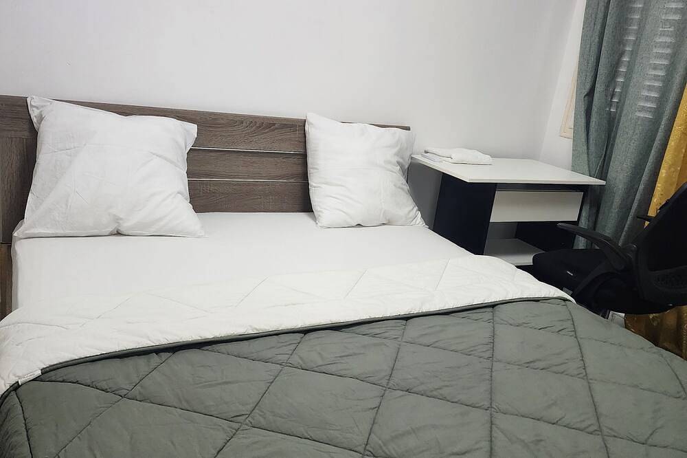 Entire apartment, Spacious, bright 3-bedroom T4 apartment-Calm, comfortable & within easy reach of downtown in Besançon, Doubs