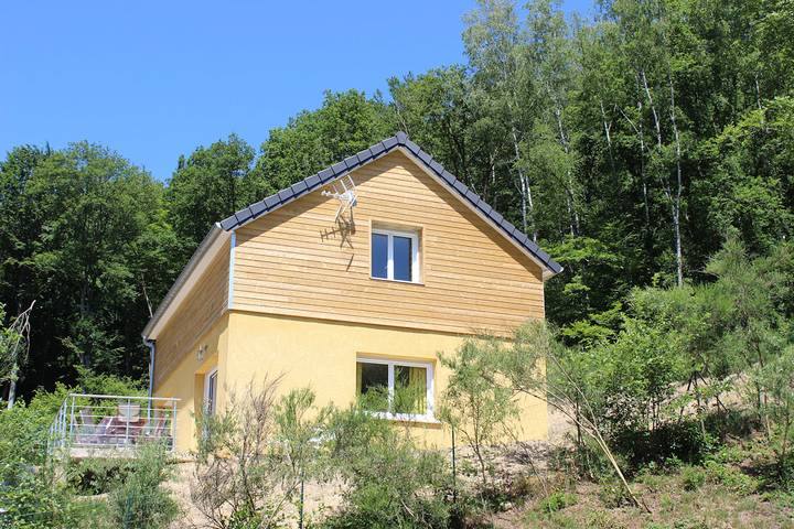 Gîte pour 8 personnes, avec terrasse et jardin, animaux acceptés