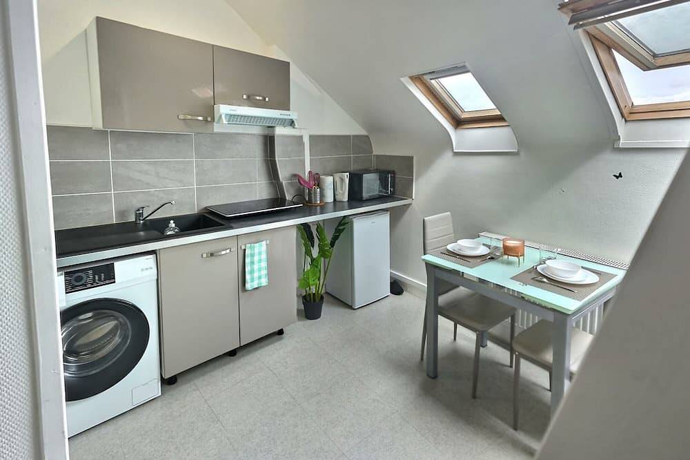 Ganze Wohnung, Le Lumineux Studio 6 Face Gare Wifi Gratuit et à Deux pas du Centre Ville ! in Évreux, Évreux und Umgebung