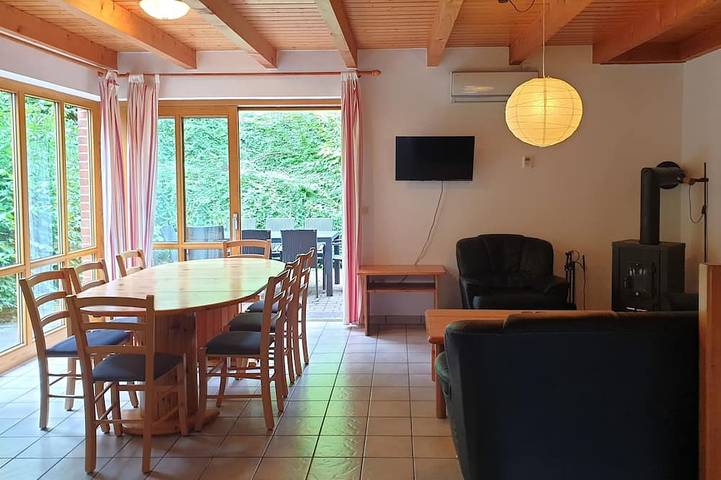 Ferienhaus für 8 Personen, mit Garten