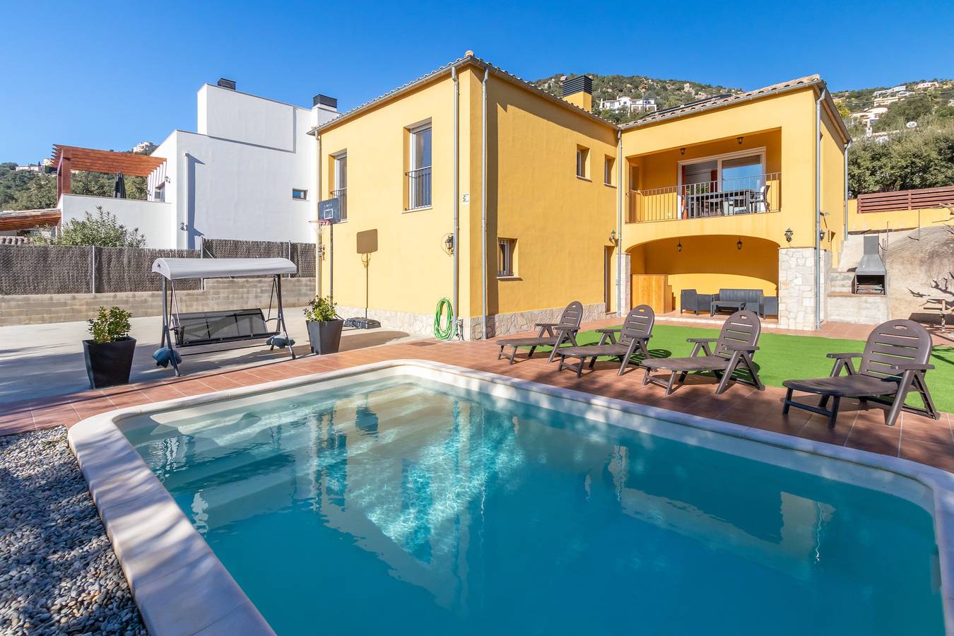 Villa "La Roca" with Pool & Wi-Fi in Cabanyes, Calonge