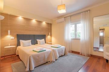 Villa for 16 People in Alvor, Faro District, Photo 1