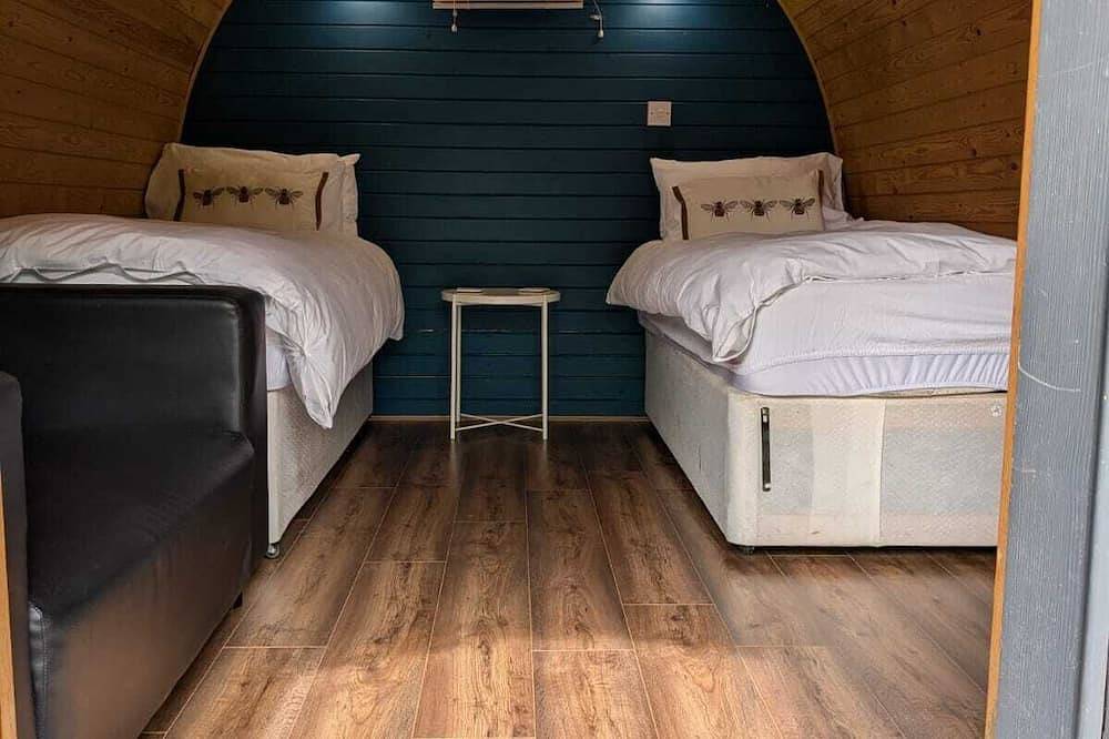 Entire apartment, Dog Pod at The Little Hide - Adult Camping Pods in York, Yorkshire