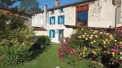 Gîte pour 2 personnes, avec jardin à Serres-sur-Arget