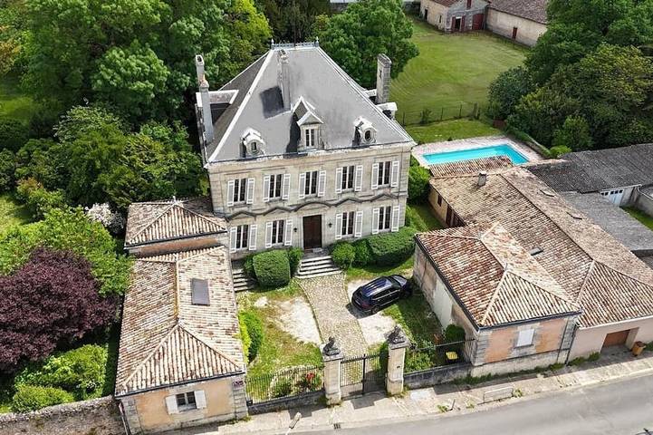 Location de vacances pour 15 personnes, avec Jardin à Blaye