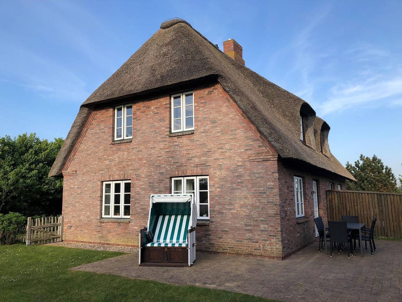 Ferienhaus in Utersum: 75 m², Garten, 500 m zum Strand, Hunde willkommen in Utersum, Föhr
